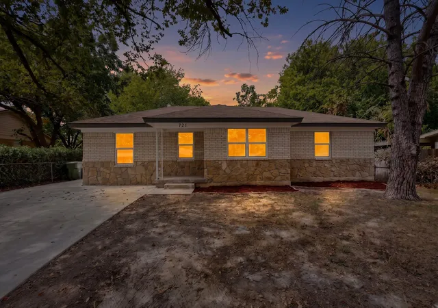 Photo 1 of Single family home for sale at 721 Hall Rd, Seagoville, TX 75159 | MLS# 21374469 | Listing updated on 2026-09-05