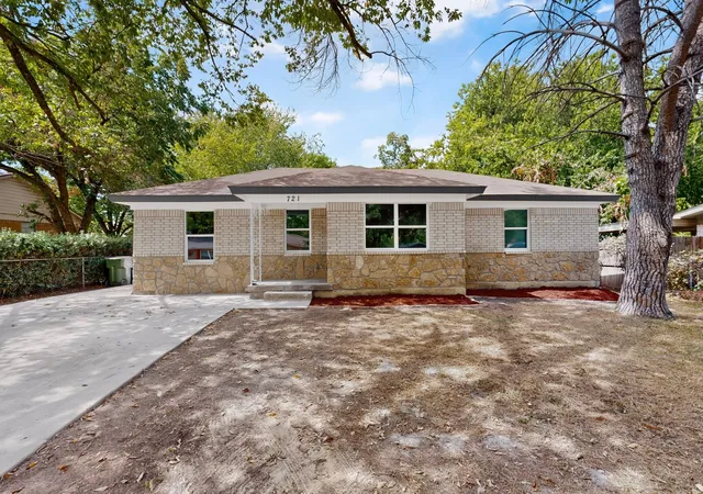 Photo 2 of Single family home for sale at 721 Hall Rd, Seagoville, TX 75159 | MLS# 21374469 | Listing updated on 2026-09-05