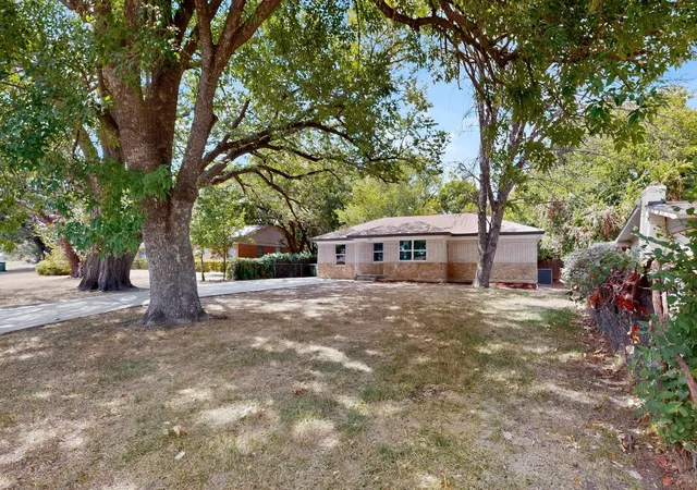 Photo 3 of Single family home for sale at 721 Hall Rd, Seagoville, TX 75159 | MLS# 21374469 | Listing updated on 2026-09-05