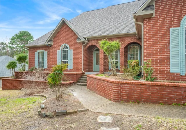 Photo 2 of Single family home for sale at 1304 Greenbriar Trl, Holly Lake Ranch, TX 75765 | MLS# 21376149 | Listing updated on 2026-09-03