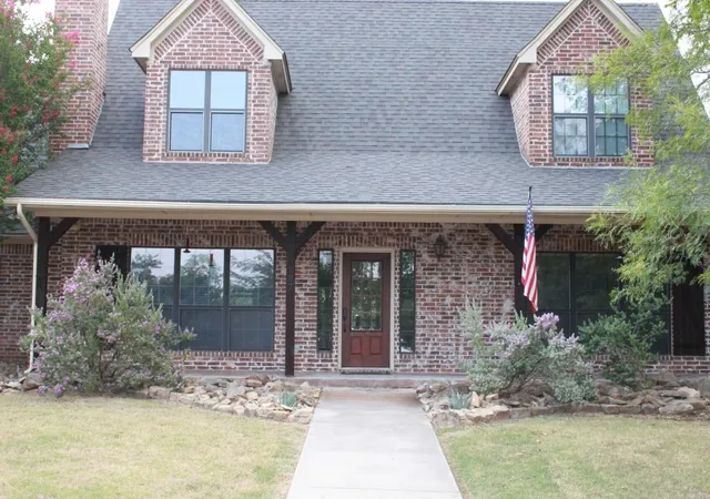 Photo 1 of Single family home for sale at 197 E Bay Dr, Bridgeport, TX 76426 | MLS# 21376144 | Listing updated on 2026-09-03