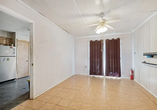 Photo 3 of Single family home for sale at 404 Yellow Jacket Dr, Ferris, TX 75125 | MLS# 21373500 | Listing updated on 2026-09-03