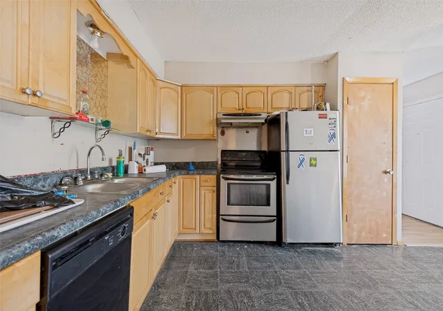 Photo 3 of Single family home for sale at 404 Yellow Jacket Dr, Ferris, TX 75125 | MLS# 21373500 | Listing updated on 2026-09-03