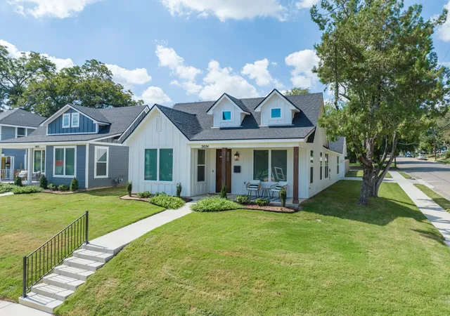 Photo 1 of Single family home for sale at 2024 N 5th Street, Waco, TX 76708 | MLS# 21376272 | Listing updated on 2026-09-28