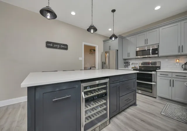 Photo 3 of Single family home for sale at 102 Lakeway Ln, Justin, TX 76247 | MLS# 21370571 | Listing updated on 2026-10-08