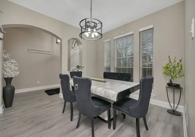 Photo 4 of Single family home for sale at 102 Lakeway Ln, Justin, TX 76247 | MLS# 21370571 | Listing updated on 2026-10-08