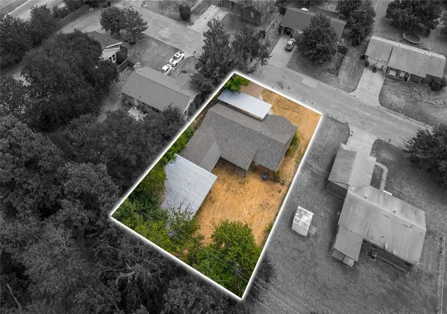 Photo 1 of Sale Pending at 403 Hogle St, Weatherford, TX 76086 | MLS# 21376187 | Listing updated on 2026-10-06