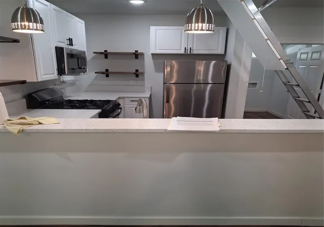 Photo 3 of Single family home for sale at 1307 W 33rd Street, Tyler, TX 75702 | MLS# 21376326 | Listing updated on 2026-09-23