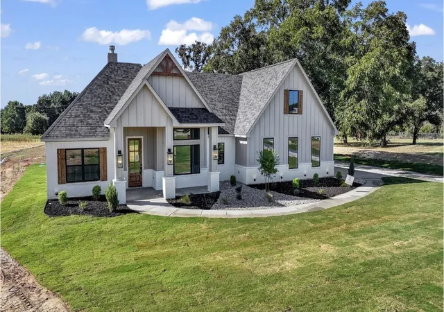 Single family home for sale at 1016 Arbor Vista Dr, Azle, TX 76020 | MLS# 21367962 | Listing updated on 2026-10-08