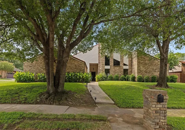 Single family home for sale at 3827 Ashbury Ln, Bedford, TX 76021 | MLS# 21374593
