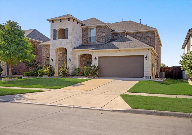 Photo 3 of Sale Pending at 1457 Brent Knoll Dr, Frisco, TX 75033 | MLS# 21376395 | Listing updated on 2026-10-05