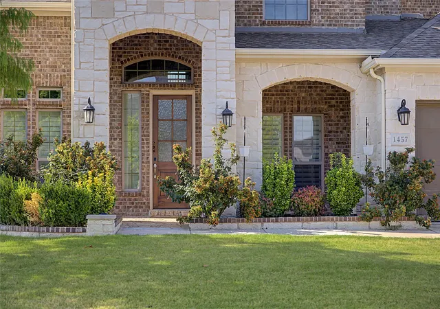 Photo 3 of Sale Pending at 1457 Brent Knoll Dr, Frisco, TX 75033 | MLS# 21376395 | Listing updated on 2026-10-05