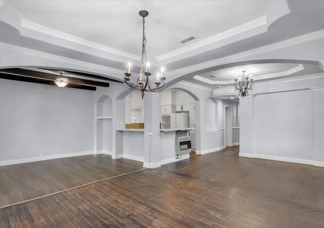 Photo 4 of Sale Pending at 1010 E Cherry St, Sherman, TX 75090 | MLS# 21376519 | Listing updated on 2026-10-05
