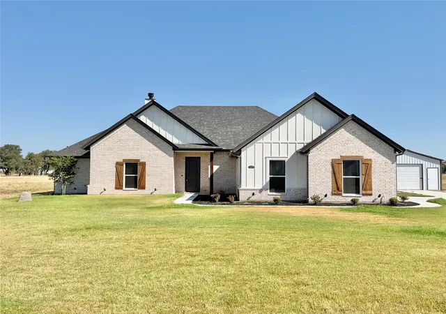 Photo 1 of Single family home for sale at 1013 Sabrina Ct, Weatherford, TX 76085 | MLS# 21376409 | Listing updated on 2026-09-24