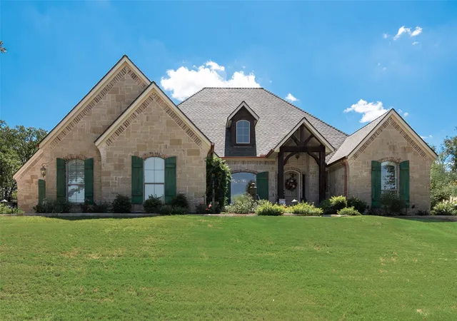 Photo 3 of Single family home for sale at 112 Trailview Ln, Weatherford, TX 76088 | MLS# 21376549 | Listing updated on 2026-10-04