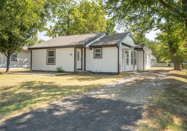 Photo 1 of Single family home for sale at 315 S Business Hwy 78, Blue Ridge, TX 75424 | MLS# 21376358 | Listing updated on 2026-09-03