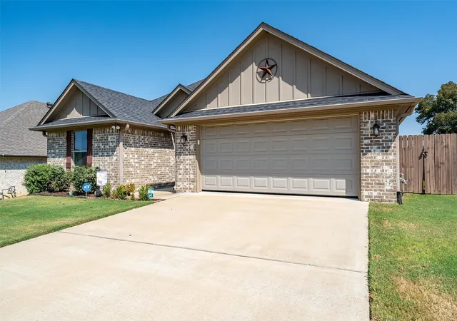 Photo 2 of Single family home for sale at 12764 Meadowbrook, Tyler, TX 75709 | MLS# 21376565 | Listing updated on 2026-10-02
