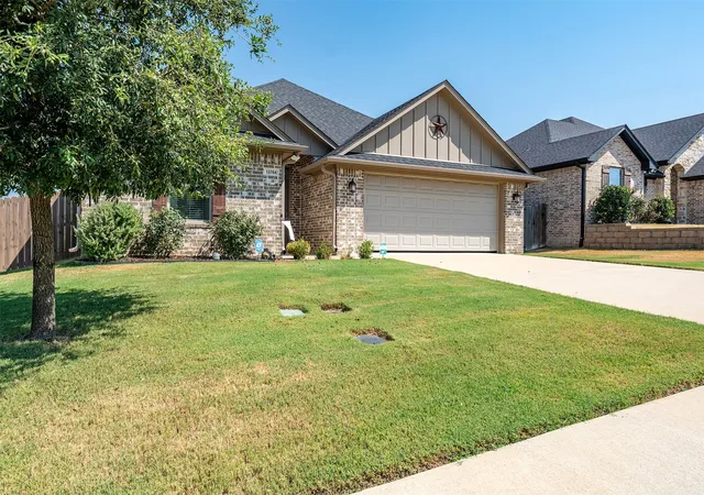 Photo 3 of Single family home for sale at 12764 Meadowbrook, Tyler, TX 75709 | MLS# 21376565 | Listing updated on 2026-10-02