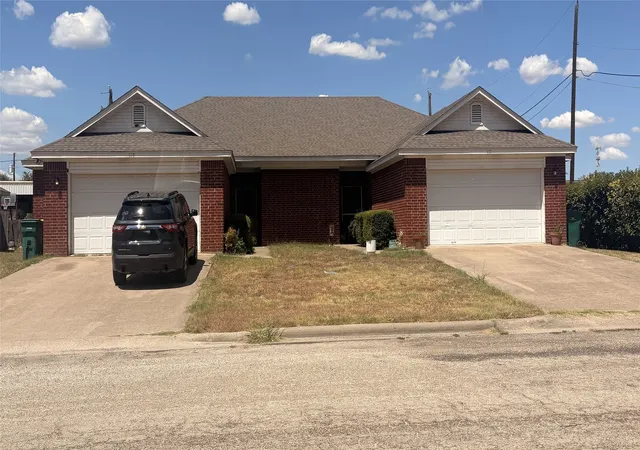 Photo 1 of Multi family home for sale at 117 Deana Dr #119, Robinson, TX 76706 | MLS# 21376588 | Listing updated on 2026-09-03
