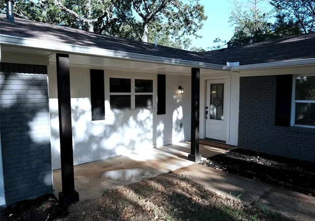 Photo 3 of Single family home for sale at 17 Circle Dr, Denison, TX 75021 | MLS# 21375500 | Listing updated on 2026-10-08