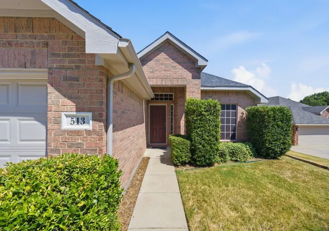 Photo 3 of Single family home for sale at 513 Northbrook Ave, Little Elm, TX 75068 | MLS# 21376421 | Listing updated on 2026-10-01