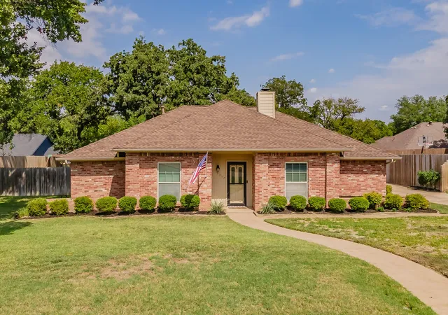 Photo 1 of Single family home for sale at 7317 Tipperary Ct, North Richland Hills, TX 76182 | MLS# 21373995 | Listing updated on 2026-10-01