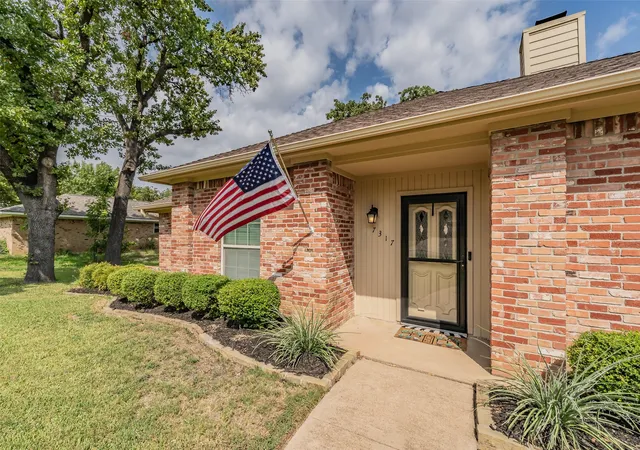 Photo 3 of Single family home for sale at 7317 Tipperary Ct, North Richland Hills, TX 76182 | MLS# 21373995 | Listing updated on 2026-10-01