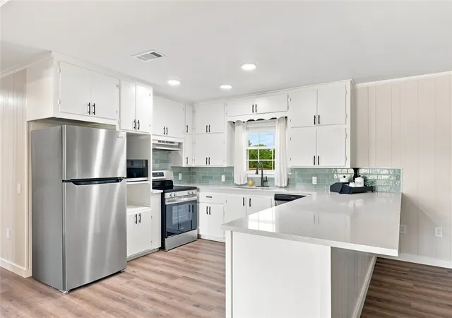 Photo 4 of Single family home for sale at 1329 County Rd 3357, Saltillo, TX 75478 | MLS# 21376687 | Listing updated on 2026-10-06