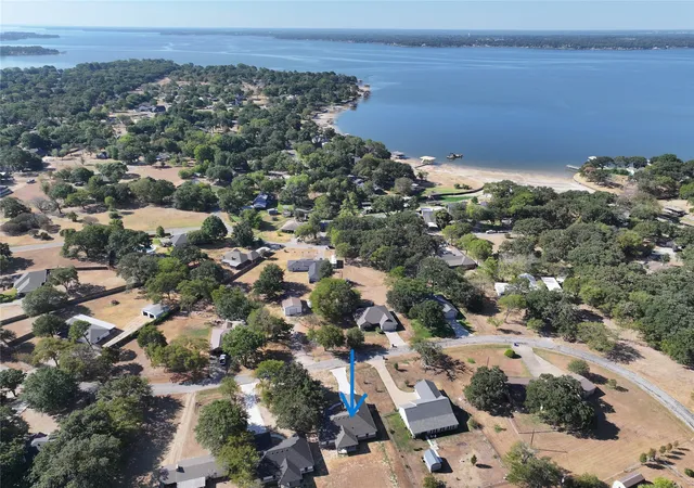 Photo 3 of Single family home for sale at 140 Bedfords Bnd, Gun Barrel City, TX 75156 | MLS# 21376700 | Listing updated on 2026-09-04