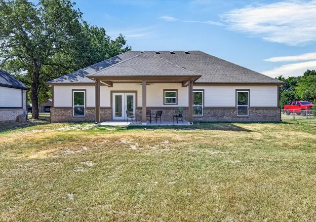 Photo 3 of Single family home for sale at 140 Bedfords Bnd, Gun Barrel City, TX 75156 | MLS# 21376700 | Listing updated on 2026-09-04