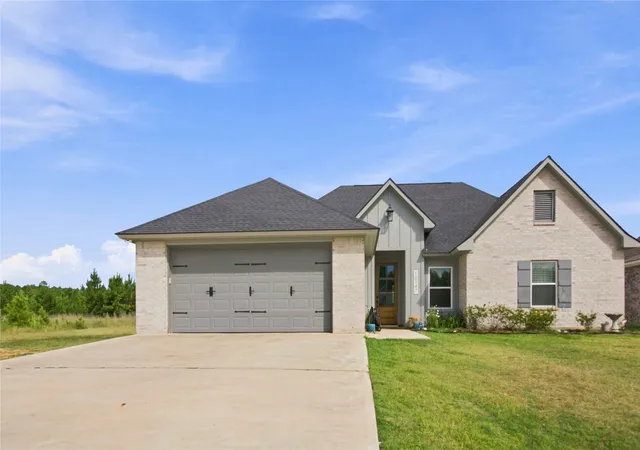 Photo 1 of Single family home for sale at 10147 Kelli Leanne Cir, Keithville, LA 71047 | MLS# 21376697 | Listing updated on 2026-09-22