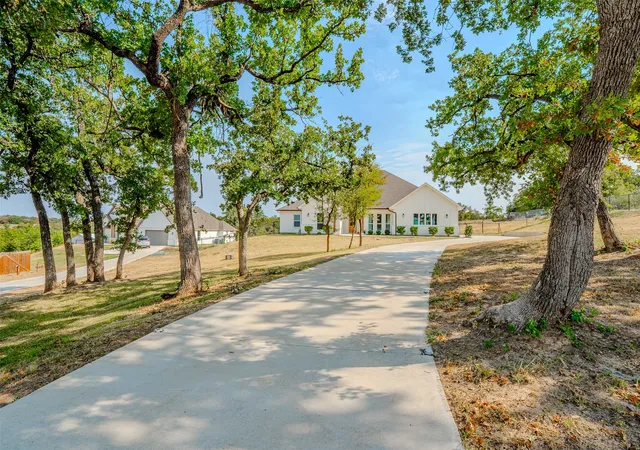 Photo 2 of Single family home for sale at 182 Saddle Horn Trl, Boyd, TX 76023 | MLS# 21331355 | Listing updated on 2026-09-22