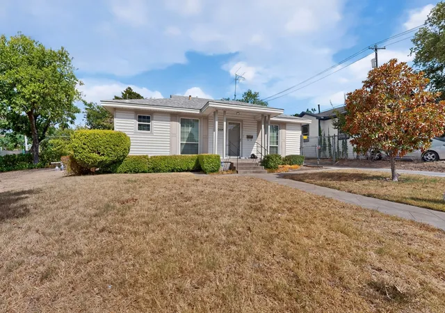 Photo 2 of Single family home for sale at 2006 S Ewing Ave, Dallas, TX 75216 | MLS# 21376294 | Listing updated on 2026-10-07