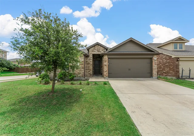 Photo 2 of Single family home for sale at 901 Opal Path, Princeton, TX 75407 | MLS# 21376669 | Listing updated on 2026-09-06