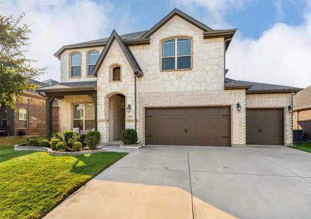 Photo 3 of Single family home for sale at 1904 Lasseter Dr, Mansfield, TX 76063 | MLS# 21374706 | Listing updated on 2026-10-08
