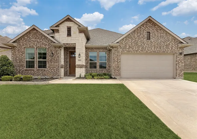 Photo 1 of Single family home for sale at 14412 Home Trl, Roanoke, TX 76262 | MLS# 21373161 | Listing updated on 2026-09-27