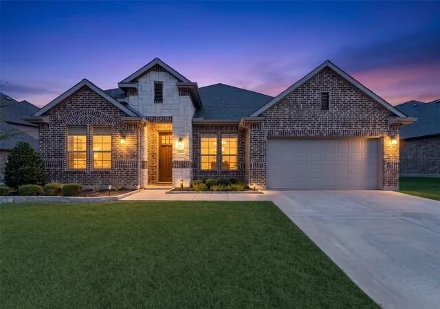 Photo 2 of Single family home for sale at 14412 Home Trl, Roanoke, TX 76262 | MLS# 21373161 | Listing updated on 2026-09-27