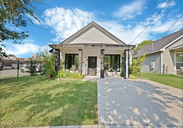 Photo 1 of Single family home for sale at 2214 Gordon St, Greenville, TX 75401 | MLS# 21376836 | Listing updated on 2026-10-01