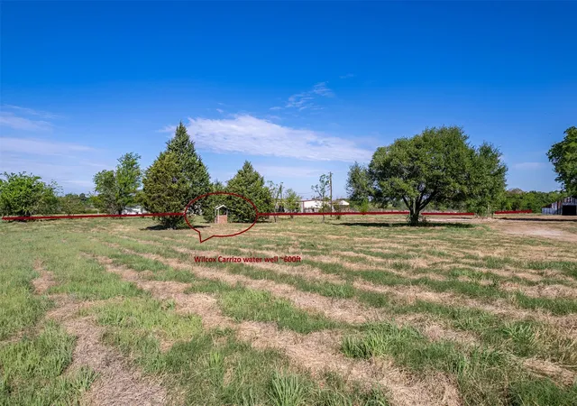 Photo 2 of Sale Pending at 15826 County Rd 2501, Eustace, TX 75124 | MLS# 21376844 | Listing updated on 2026-10-08