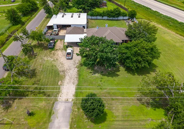 Photo 2 of Single family home for sale at 601 Houston School Rd, Red Oak, TX 75154 | MLS# 21371741 | Listing updated on 2026-10-07