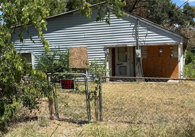 Photo 1 of Single family home for sale at 3511 College St, Greenville, TX 75401 | MLS# 21376864 | Listing updated on 2026-10-07