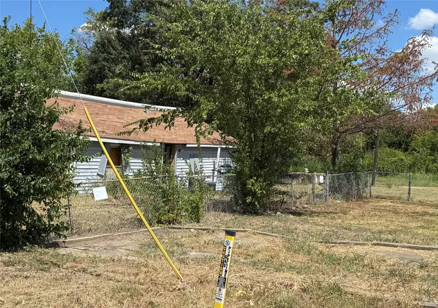 Photo 2 of Single family home for sale at 3511 College St, Greenville, TX 75401 | MLS# 21376864 | Listing updated on 2026-10-07