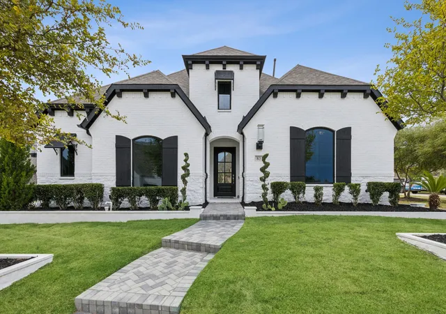 Photo 2 of Single family home for sale at 831 Country Brk Ln, Prosper, TX 75078 | MLS# 21376850 | Listing updated on 2026-09-30
