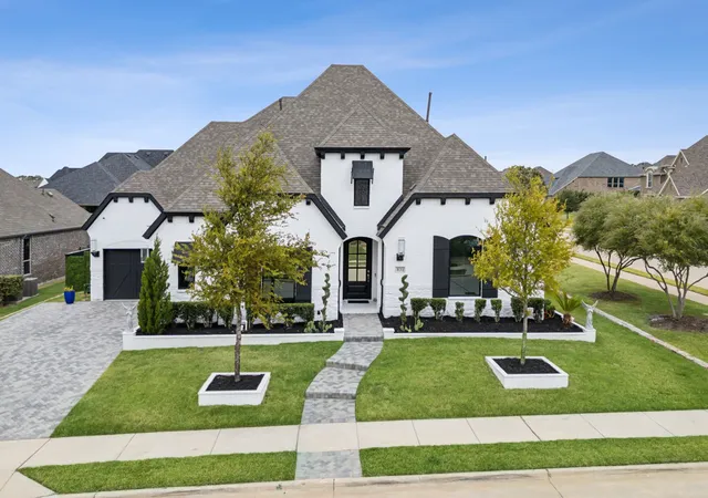 Photo 3 of Single family home for sale at 831 Country Brk Ln, Prosper, TX 75078 | MLS# 21376850 | Listing updated on 2026-09-30