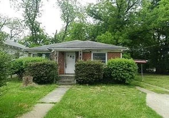 Single family home for sale at 2031 Ashton St, Shreveport, LA 71103 | MLS# 21376892