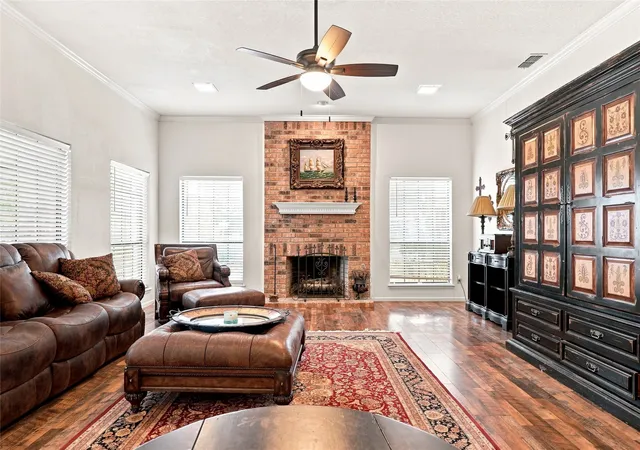 Photo 3 of Single family home for sale at 116 Lytle Pl Dr, Abilene, TX 79602 | MLS# 21376476 | Listing updated on 2026-10-09
