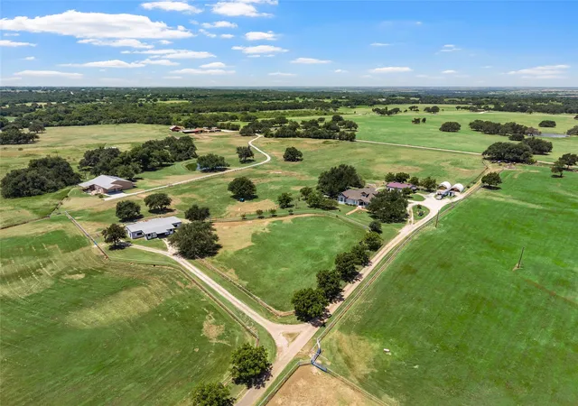 Land for sale at 2015 Fm 935, Lott, TX 76656 | MLS# 21343660