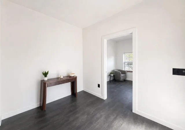 Photo 4 of Single family home for sale at 1601 S Travis St, Sherman, TX 75090 | MLS# 21373767 | Listing updated on 2026-09-30
