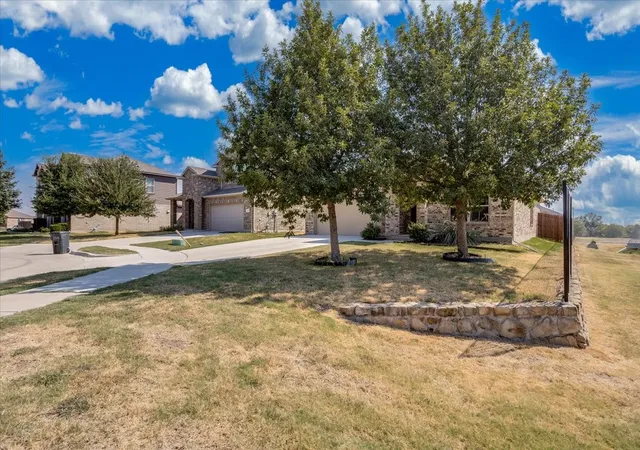 Photo 3 of Single family home for sale at 145 Hidden Crk Ct, Fort Worth, TX 76131 | MLS# 21376965 | Listing updated on 2026-09-04