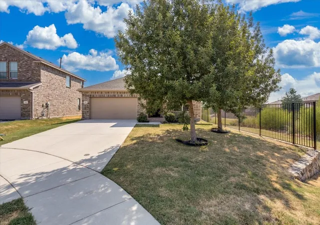 Photo 3 of Single family home for sale at 145 Hidden Crk Ct, Fort Worth, TX 76131 | MLS# 21376965 | Listing updated on 2026-09-04